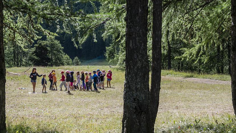 vos enfants s'amusent entre copains