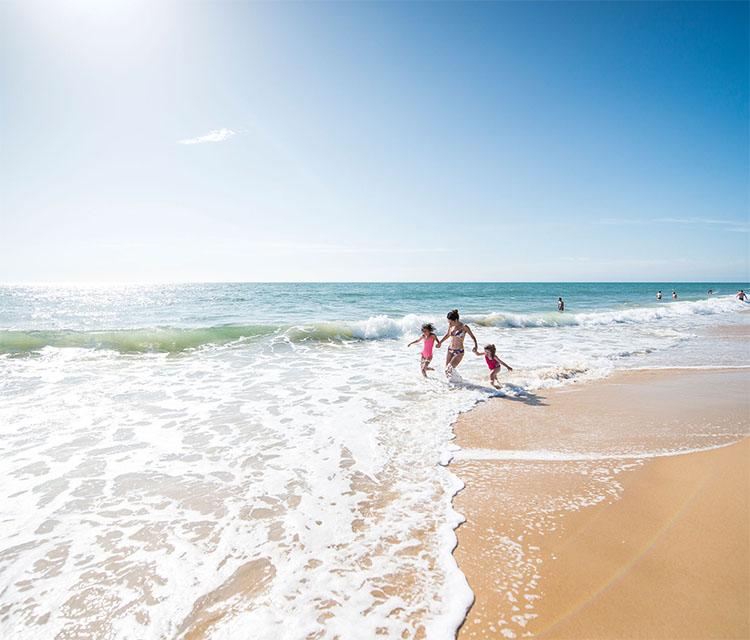 Club pour vacances tout compris à la mer
