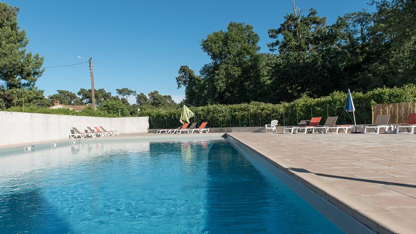Village Club près de la mer avec piscine