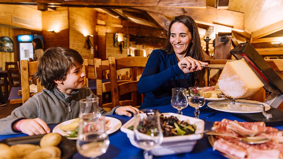 Repas d'hiver raclette Villages Clubs du Soleil