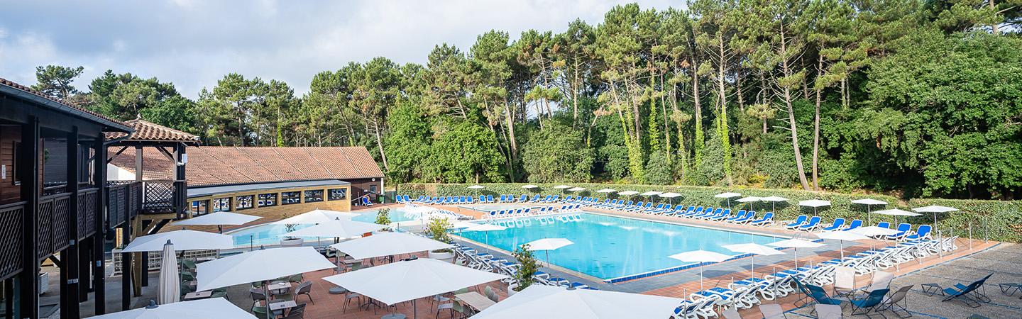 Grande piscine en club de vacances - Villages Clubs du Soleil